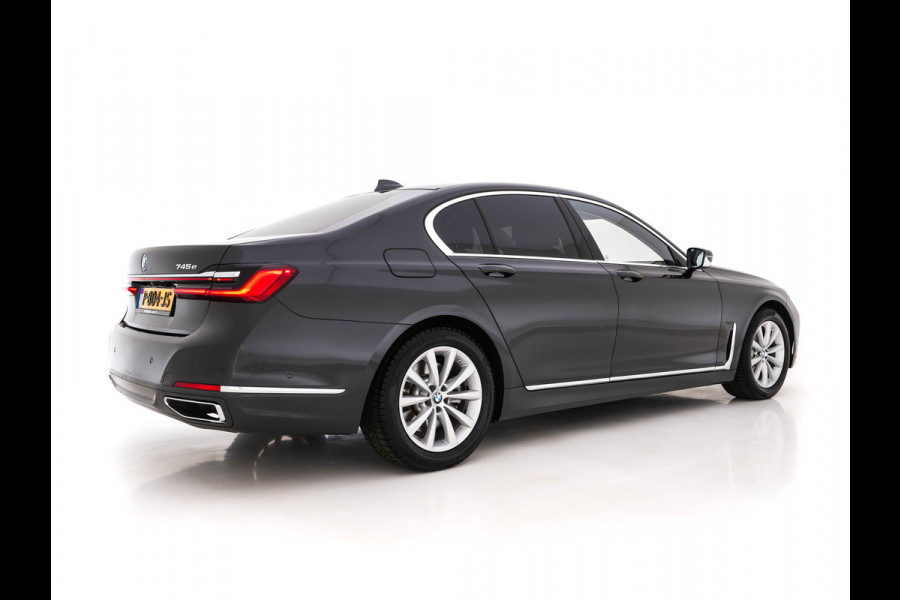 BMW 7 Serie 745e High Executive (INCL-BTW) *EXCLUSIV-NAPPA-LEATHER | LASER-LED | HEAD-UP | SOFT-CLOSE | BLIND-SPOT | MEMORY-PACK | DIGI-COCKPIT | KEYLESS | DAB+ | CAMERA | COMFORT-SEATS | AMBIENT-LIGHT | DAB | CARPLAY | 18"