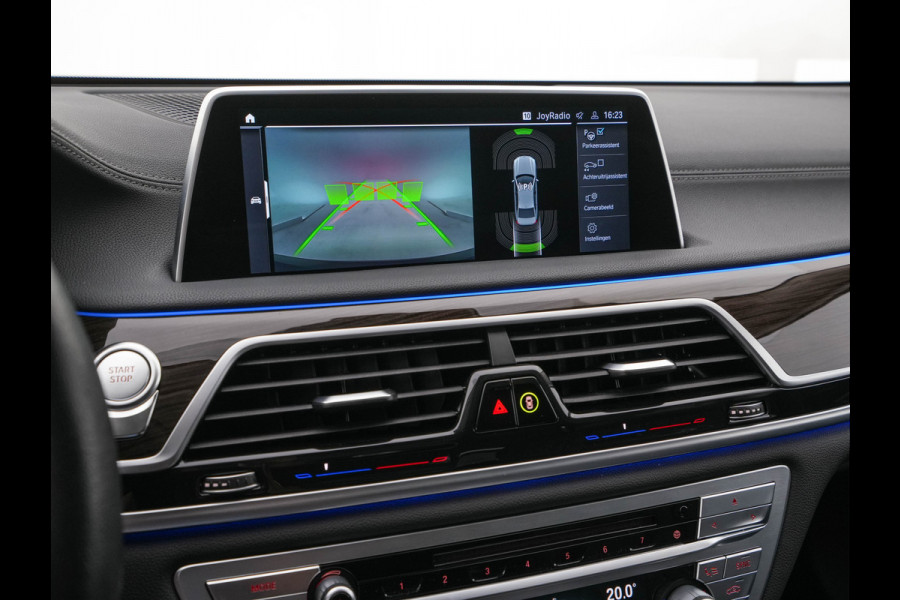 BMW 7 Serie 745e High Executive (INCL-BTW) *EXCLUSIV-NAPPA-LEATHER | LASER-LED | HEAD-UP | SOFT-CLOSE | BLIND-SPOT | MEMORY-PACK | DIGI-COCKPIT | KEYLESS | DAB+ | CAMERA | COMFORT-SEATS | AMBIENT-LIGHT | DAB | CARPLAY | 18"