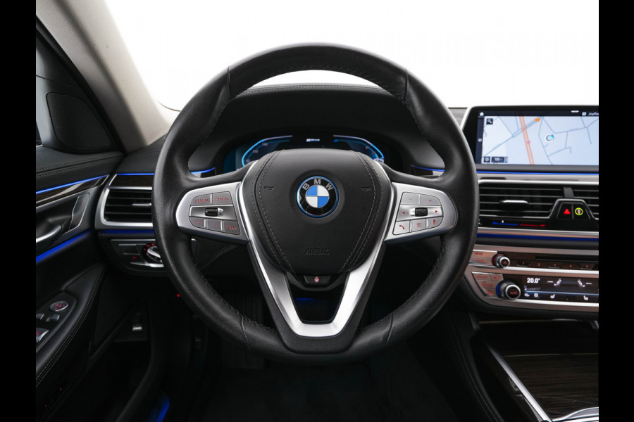 BMW 7 Serie 745e High Executive (INCL-BTW) *EXCLUSIV-NAPPA-LEATHER | LASER-LED | HEAD-UP | SOFT-CLOSE | BLIND-SPOT | MEMORY-PACK | DIGI-COCKPIT | KEYLESS | DAB+ | CAMERA | COMFORT-SEATS | AMBIENT-LIGHT | DAB | CARPLAY | 18"