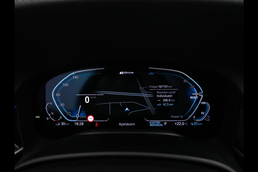 BMW 7 Serie 745e High Executive (INCL-BTW) *EXCLUSIV-NAPPA-LEATHER | LASER-LED | HEAD-UP | SOFT-CLOSE | BLIND-SPOT | MEMORY-PACK | DIGI-COCKPIT | KEYLESS | DAB+ | CAMERA | COMFORT-SEATS | AMBIENT-LIGHT | DAB | CARPLAY | 18"