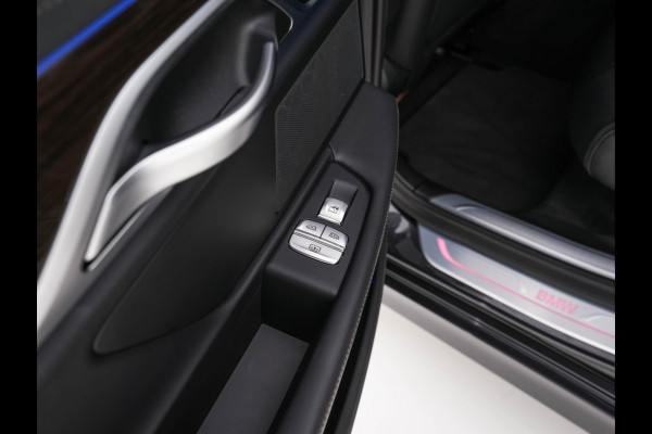 BMW 7 Serie 745e High Executive (INCL-BTW) *EXCLUSIV-NAPPA-LEATHER | LASER-LED | HEAD-UP | SOFT-CLOSE | BLIND-SPOT | MEMORY-PACK | DIGI-COCKPIT | KEYLESS | DAB+ | CAMERA | COMFORT-SEATS | AMBIENT-LIGHT | DAB | CARPLAY | 18"