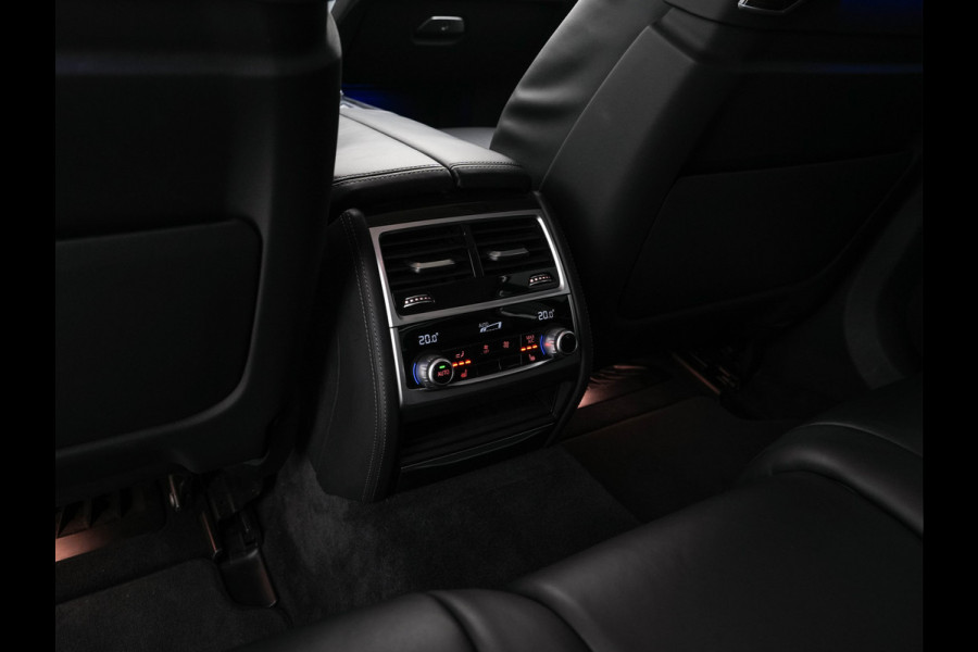 BMW 7 Serie 745e High Executive (INCL-BTW) *EXCLUSIV-NAPPA-LEATHER | LASER-LED | HEAD-UP | SOFT-CLOSE | BLIND-SPOT | MEMORY-PACK | DIGI-COCKPIT | KEYLESS | DAB+ | CAMERA | COMFORT-SEATS | AMBIENT-LIGHT | DAB | CARPLAY | 18"