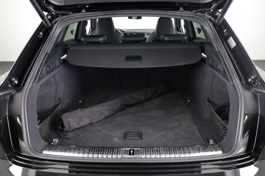 Audi e-tron S quattro 95 kWh 503pk | SoH 93% | Panoramadak | Lederen bekleding "Valcona" | B&O Soundsystem | Elektrisch vertelbare voorstoelen met memory