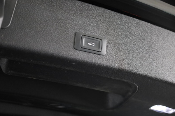 Audi e-tron S quattro 95 kWh 503pk | SoH 93% | Panoramadak | Lederen bekleding "Valcona" | B&O Soundsystem | Elektrisch vertelbare voorstoelen met memory