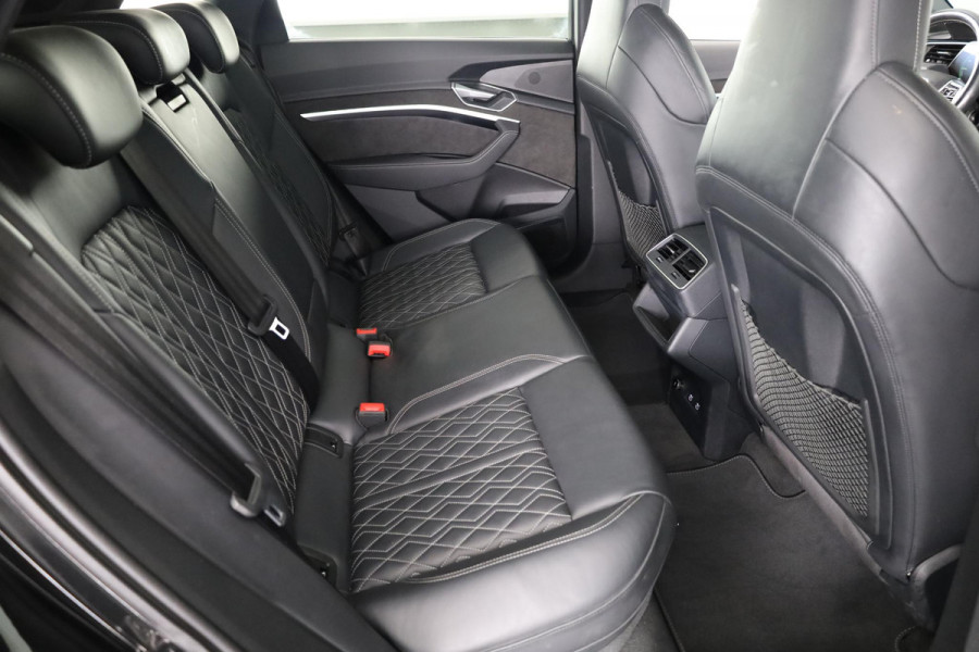 Audi e-tron S quattro 95 kWh 503pk | SoH 93% | Panoramadak | Lederen bekleding "Valcona" | B&O Soundsystem | Elektrisch vertelbare voorstoelen met memory