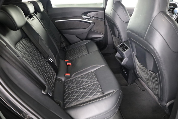 Audi e-tron S quattro 95 kWh 503pk | SoH 93% | Panoramadak | Lederen bekleding "Valcona" | B&O Soundsystem | Elektrisch vertelbare voorstoelen met memory