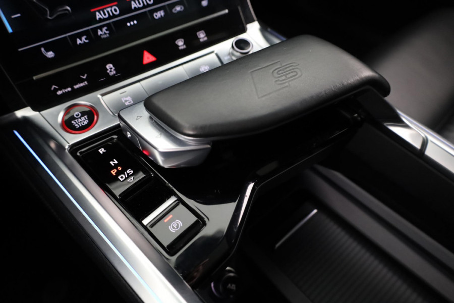 Audi e-tron S quattro 95 kWh 503pk | SoH 93% | Panoramadak | Lederen bekleding "Valcona" | B&O Soundsystem | Elektrisch vertelbare voorstoelen met memory