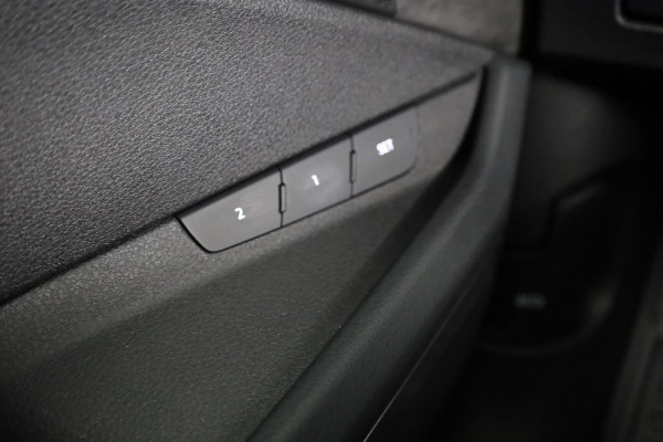 Audi e-tron S quattro 95 kWh 503pk | SoH 93% | Panoramadak | Lederen bekleding "Valcona" | B&O Soundsystem | Elektrisch vertelbare voorstoelen met memory