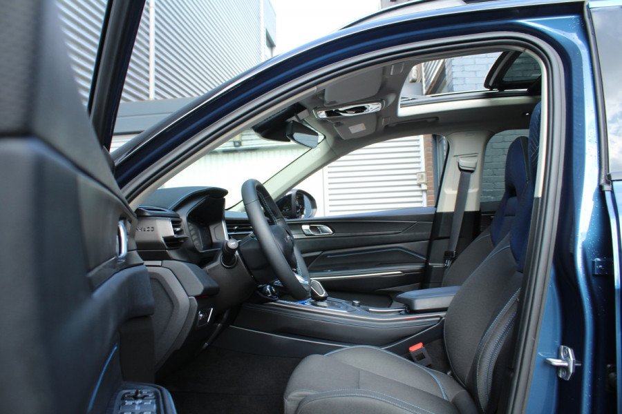 Lynk & Co 01 1.5 PHEV 262pk Automaat NL-Auto NAP BTW Clima Cruise Navi 360 Camera Panoramadak 20"LMV El. Klep