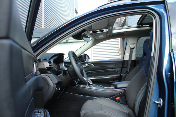 Lynk & Co 01 1.5 PHEV 262pk Automaat NL-Auto NAP BTW Clima Cruise Navi 360 Camera Panoramadak 20"LMV El. Klep