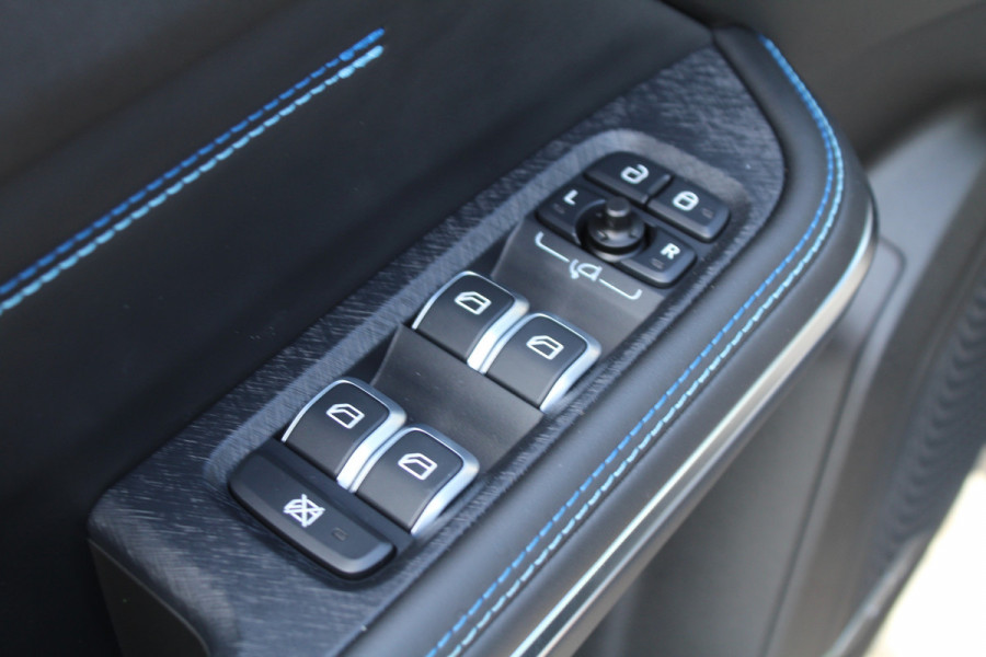 Lynk & Co 01 1.5 PHEV 262pk Automaat NL-Auto NAP BTW Clima Cruise Navi 360 Camera Panoramadak 20"LMV El. Klep
