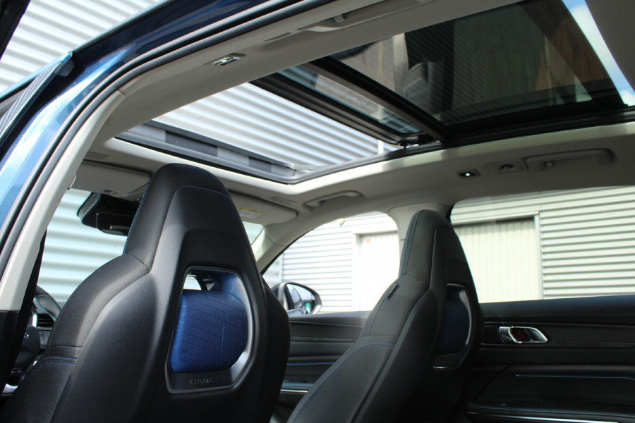 Lynk & Co 01 1.5 PHEV 262pk Automaat NL-Auto NAP BTW Clima Cruise Navi 360 Camera Panoramadak 20"LMV El. Klep