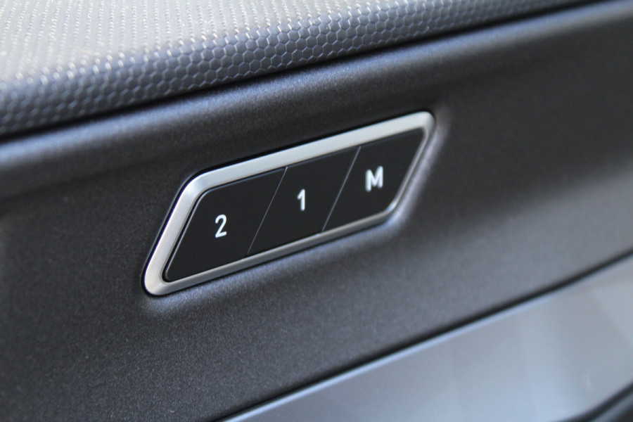 Lynk & Co 01 1.5 PHEV 262pk Automaat NL-Auto NAP BTW Clima Cruise Navi 360 Camera Panoramadak 20"LMV El. Klep