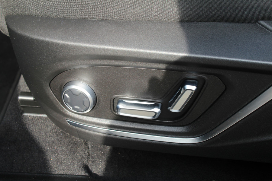 Lynk & Co 01 1.5 PHEV 262pk Automaat NL-Auto NAP BTW Clima Cruise Navi 360 Camera Panoramadak 20"LMV El. Klep