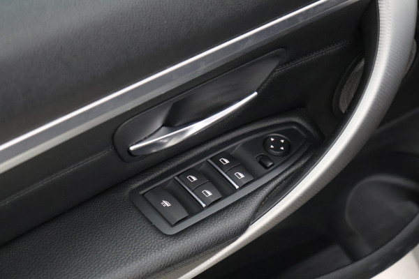 BMW 4 Serie Cabrio 420i High Executive M-Sport Cabrio [HARMAN/KARDON, MEMORY SEATS, STOELVERWARMING, HEAD-UP, LEDEREN STOELEN, PDC V+A, BLUETOOTH, CRUISECONTROL, NIEUWSTAAT]