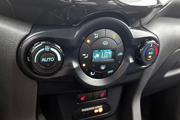 Ford EcoSport 1.0 EcoBoost Titanium(NL-auto, NAP, Navi, Parkeersensoren, StoelV, Etc)