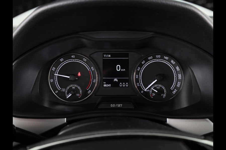 Škoda Kamiq 1.0 TSI Sport Business 110 pk | Navigatie via App | Parkeersensoren | Cruise control | LED koplampen | Apple Carplay/Android Auto |