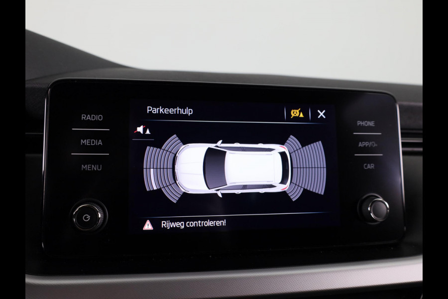Škoda Kamiq 1.0 TSI Sport Business 110 pk | Navigatie via App | Parkeersensoren | Cruise control | LED koplampen | Apple Carplay/Android Auto |