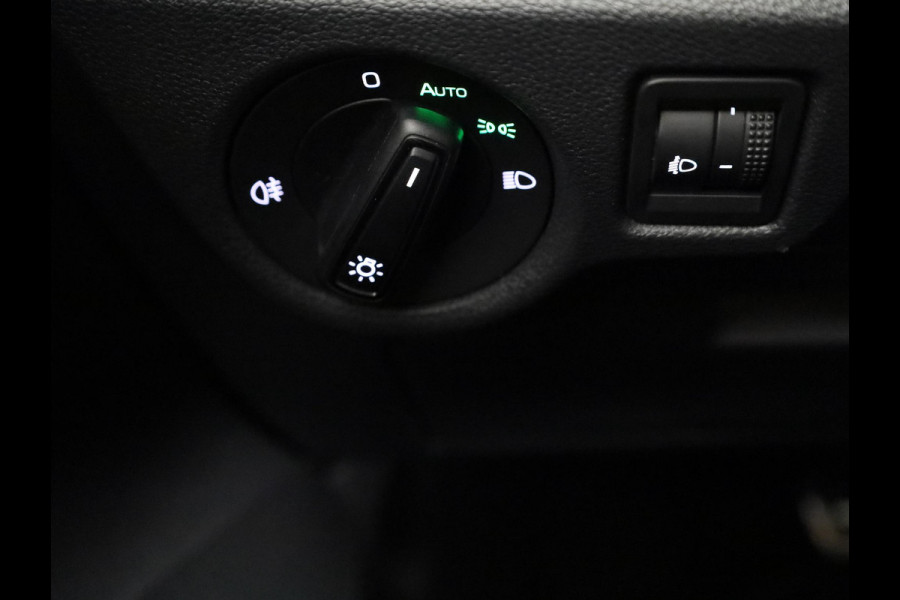 Škoda Kamiq 1.0 TSI Sport Business 110 pk | Navigatie via App | Parkeersensoren | Cruise control | LED koplampen | Apple Carplay/Android Auto |