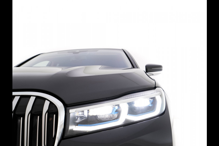 BMW 7 Serie 745e High Executive (INCL-BTW) *EXCLUSIV-NAPPA-LEATHER | LASER-LED | HEAD-UP | SOFT-CLOSE | BLIND-SPOT | MEMORY-PACK | DIGI-COCKPIT | KEYLESS | DAB+ | CAMERA | COMFORT-SEATS | AMBIENT-LIGHT | DAB | CARPLAY | 18"