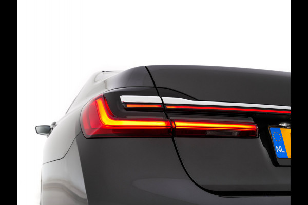 BMW 7 Serie 745e High Executive (INCL-BTW) *EXCLUSIV-NAPPA-LEATHER | LASER-LED | HEAD-UP | SOFT-CLOSE | BLIND-SPOT | MEMORY-PACK | DIGI-COCKPIT | KEYLESS | DAB+ | CAMERA | COMFORT-SEATS | AMBIENT-LIGHT | DAB | CARPLAY | 18"