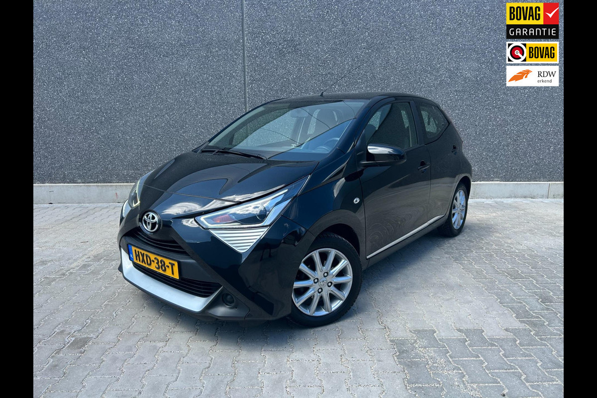 Toyota Aygo 1.0 VVT-i x-play | AUTOMAAT | A.CAMERA | BLUETOOTH | NAVI | AUX/USB | STOELVERWARMING | GARANTIE | APK T/M 11-7-2027 Toyota Aygo 1.0 VVT-i x-play | AUTOMAAT | A.CAMERA | BLUETOOTH | NAVI | AUX/USB | STOELVERWARMING | GARANTIE | APK T/M 11-7-2027