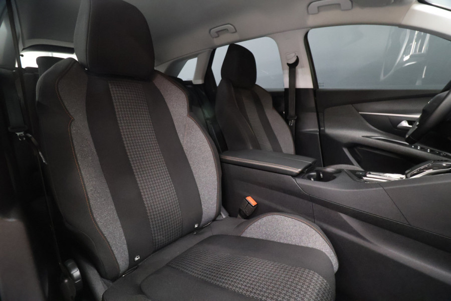 Peugeot 3008 1.2 PureTech Blue Lease Executive [APPLE CARPLAY, ANDROID, PDC ACHTER, NAVIGATIE, DAB, CRUISECONTROL, CLIMATE CONTROL, NIEUWSTAAT]