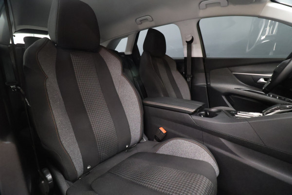 Peugeot 3008 1.2 PureTech Blue Lease Executive [APPLE CARPLAY, ANDROID, PDC ACHTER, NAVIGATIE, DAB, CRUISECONTROL, CLIMATE CONTROL, NIEUWSTAAT]