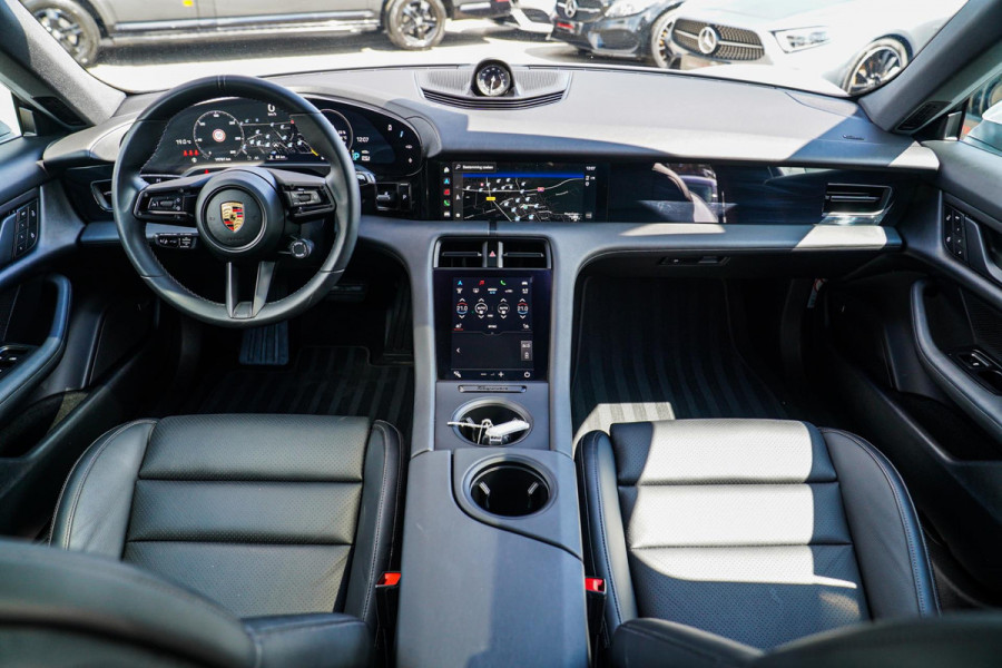 Porsche Taycan Sport Turismo 93 kWh Performance PLUS | Panorama | PASM | GT Sportstuur | 21inch RS Spyder | BOSE| Adaptieve Cruise