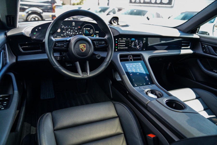 Porsche Taycan Sport Turismo 93 kWh Performance PLUS | Panorama | PASM | GT Sportstuur | 21inch RS Spyder | BOSE| Adaptieve Cruise