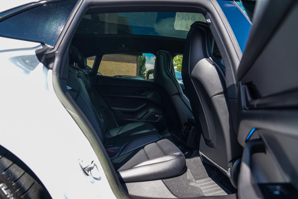 Porsche Taycan Sport Turismo 93 kWh Performance PLUS | Panorama | PASM | GT Sportstuur | 21inch RS Spyder | BOSE| Adaptieve Cruise