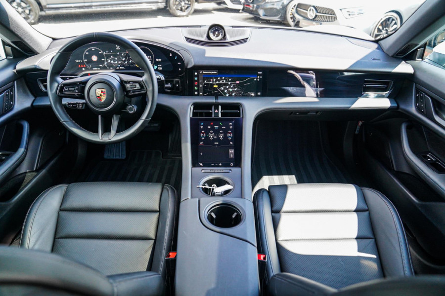 Porsche Taycan Sport Turismo 93 kWh Performance PLUS | Panorama | PASM | GT Sportstuur | 21inch RS Spyder | BOSE| Adaptieve Cruise