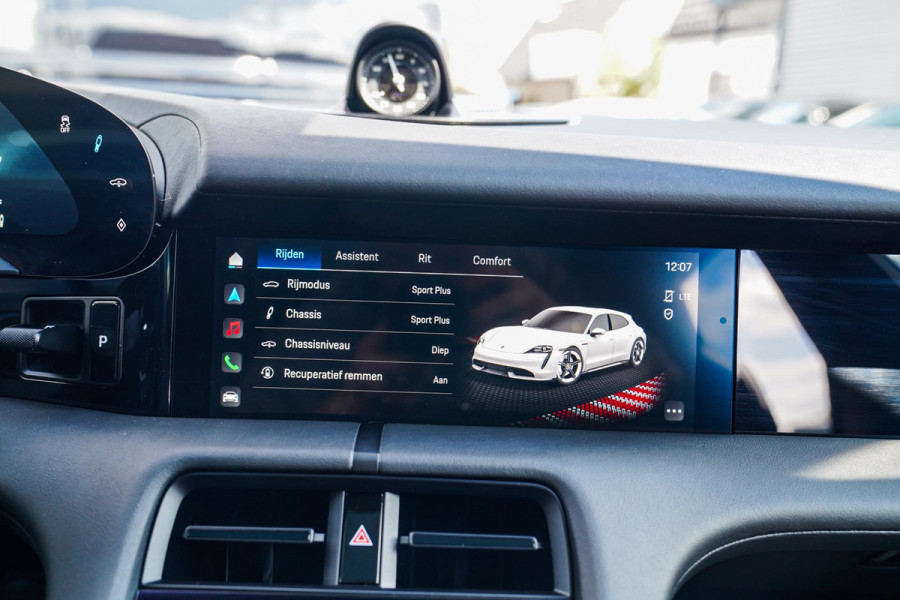 Porsche Taycan Sport Turismo 93 kWh Performance PLUS | Panorama | PASM | GT Sportstuur | 21inch RS Spyder | BOSE| Adaptieve Cruise