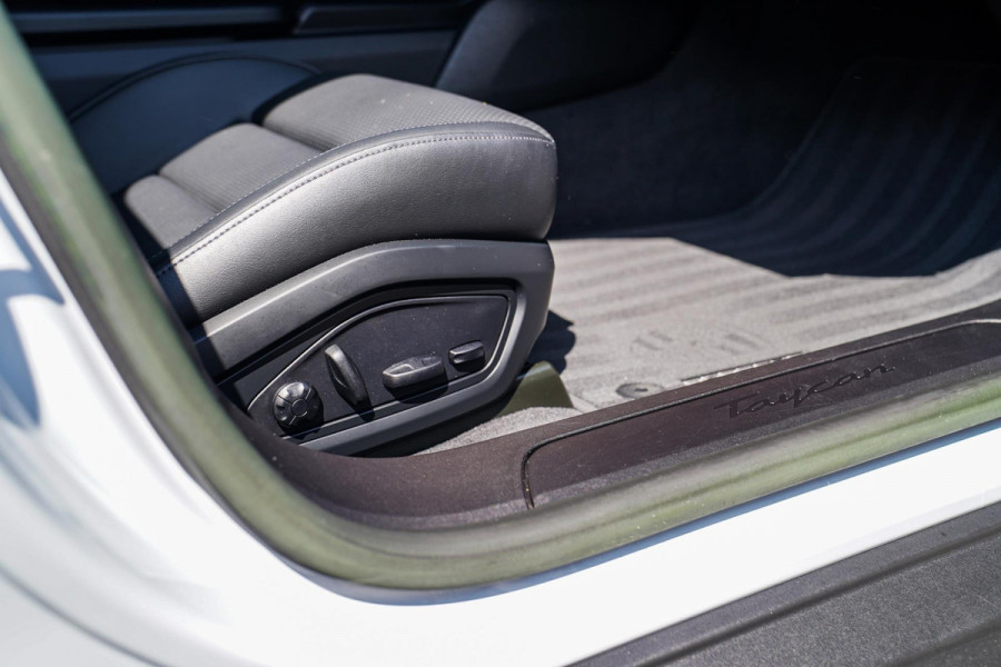 Porsche Taycan Sport Turismo 93 kWh Performance PLUS | Panorama | PASM | GT Sportstuur | 21inch RS Spyder | BOSE| Adaptieve Cruise