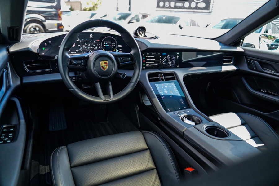 Porsche Taycan Sport Turismo 93 kWh Performance PLUS | Panorama | PASM | GT Sportstuur | 21inch RS Spyder | BOSE| Adaptieve Cruise