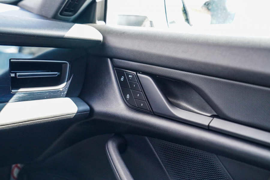 Porsche Taycan Sport Turismo 93 kWh Performance PLUS | Panorama | PASM | GT Sportstuur | 21inch RS Spyder | BOSE| Adaptieve Cruise