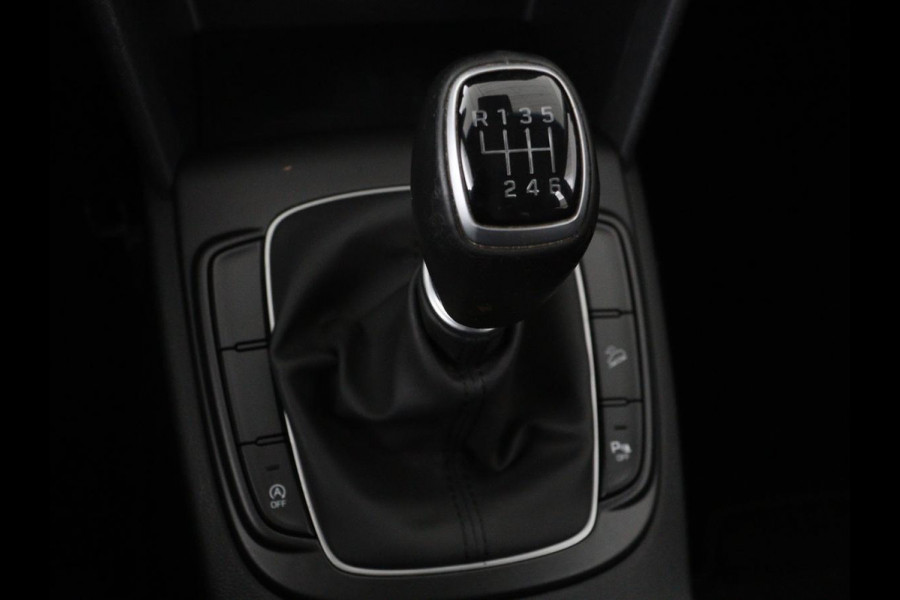 Hyundai Kona 1.0T Comfort | 1e eigenaar | Carplay | Trekhaak | Climate control | Camera | Cruise control | Parkeerhulp | Bluetooth