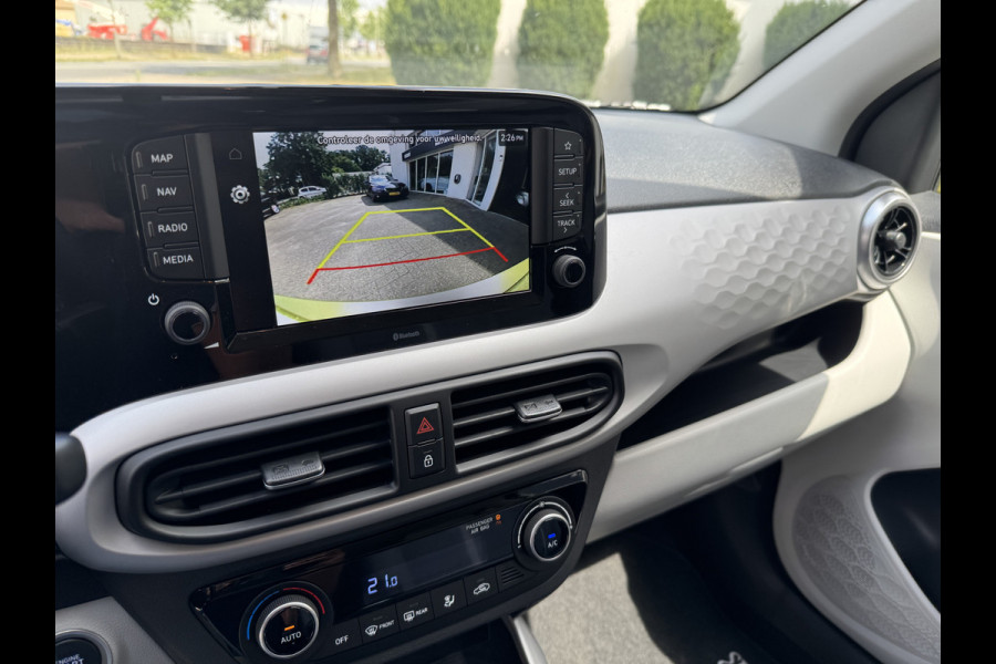 Hyundai i10 1.2 Stuurverwarming, Camera, Keyless, line assist, Alle opties! . Neem contact op en we maken een afspraak!