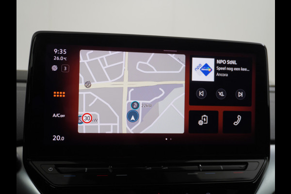 Volkswagen ID.4 170PK 52kWh Pure Cruise control adaptief Apple Carplay/Android Auto Navi Ecc Pdc Head-Up Display DAB Keyless Led Koplampen Lmv W Multimedia Pakket Plus Dynamische besturing Geluidsisolerend glas Connected services Draadloze telefoonlader Verkeersbord detectie Nieuwprijs € 40.405,-