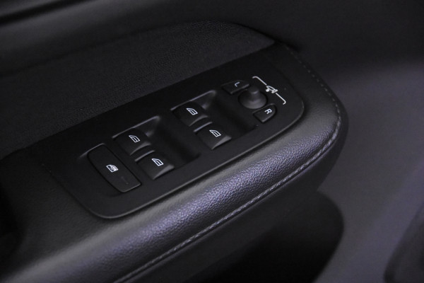 Volvo V60 2.0 D3 Momentum Pro *1ste Eigenaar*Leer*Navigatie*Stoelverwarming*