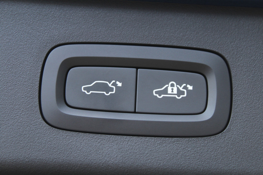 Lynk & Co 01 1.5 PHEV 262pk Automaat NL-Auto NAP BTW Clima Cruise Navi 360 Camera Panoramadak 20"LMV El. Klep