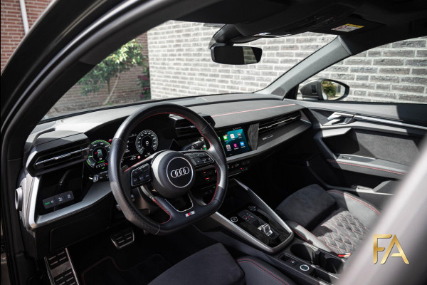Audi A3 Sportback 45 TFSI e S edition Competition Panodak|Carbonpakket|RS Seats|MatrixLED|B&O|Massage