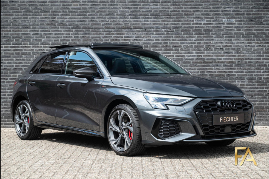Audi A3 Sportback 45 TFSI e S edition Competition Panodak|Carbonpakket|RS Seats|MatrixLED|B&O|Massage