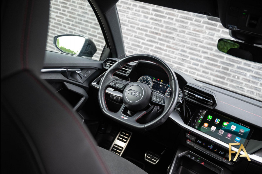 Audi A3 Sportback 45 TFSI e S edition Competition Panodak|Carbonpakket|RS Seats|MatrixLED|B&O|Massage