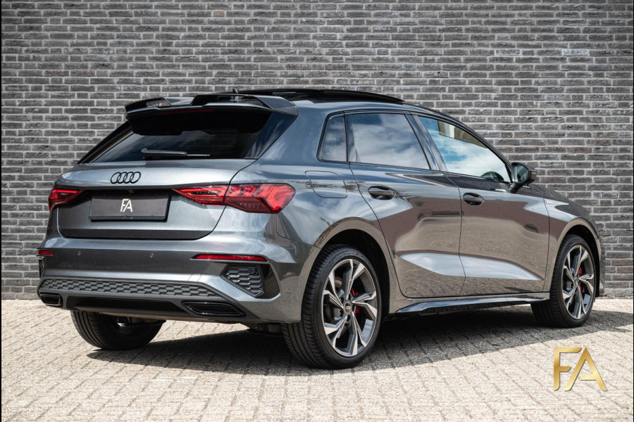 Audi A3 Sportback 45 TFSI e S edition Competition Panodak|Carbonpakket|RS Seats|MatrixLED|B&O|Massage