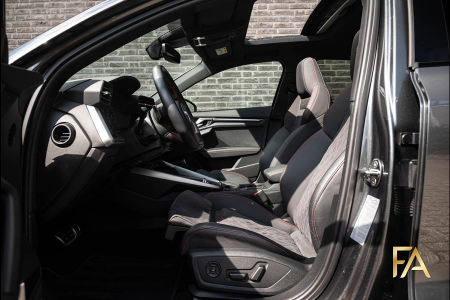 Audi A3 Sportback 45 TFSI e S edition Competition Panodak|Carbonpakket|RS Seats|MatrixLED|B&O|Massage