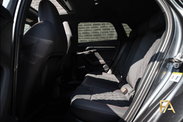 Audi A3 Sportback 45 TFSI e S edition Competition Panodak|Carbonpakket|RS Seats|MatrixLED|B&O|Massage