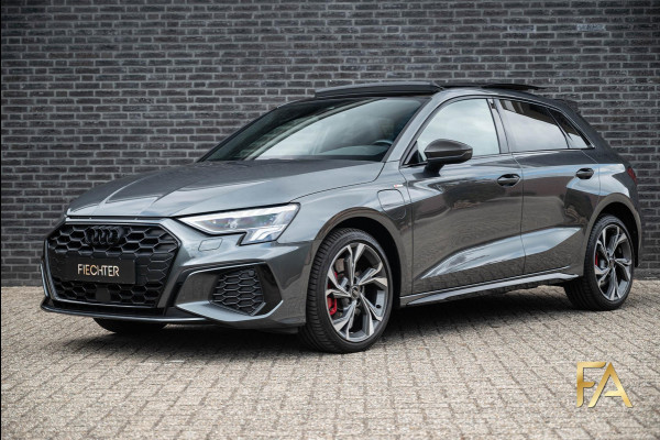 Audi A3 Sportback 45 TFSI e S edition Competition Panodak|Carbonpakket|RS Seats|MatrixLED|B&O|Massage
