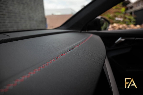 Audi A3 Sportback 45 TFSI e S edition Competition Panodak|Carbonpakket|RS Seats|MatrixLED|B&O|Massage
