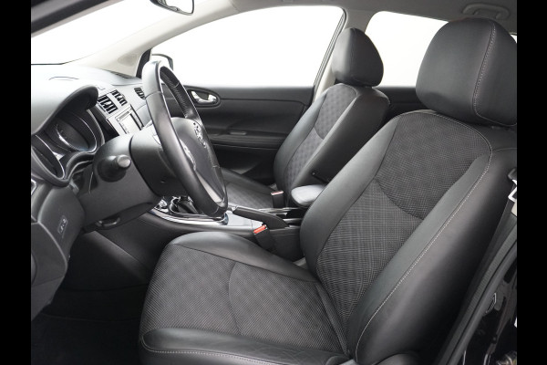 Nissan Pulsar T116PK Navi Ecc Camera N-Connecta Cruise control Lederen/stof bekleding Keyless DAB Led Regen-Lichtsensor 1.2 DIG-T N-Connecta Privacy Glas Lmv 17" Bluetooth Binnenspiegel automatisch dimmend 1.265KG Lage kosten in de wegenbelasting!